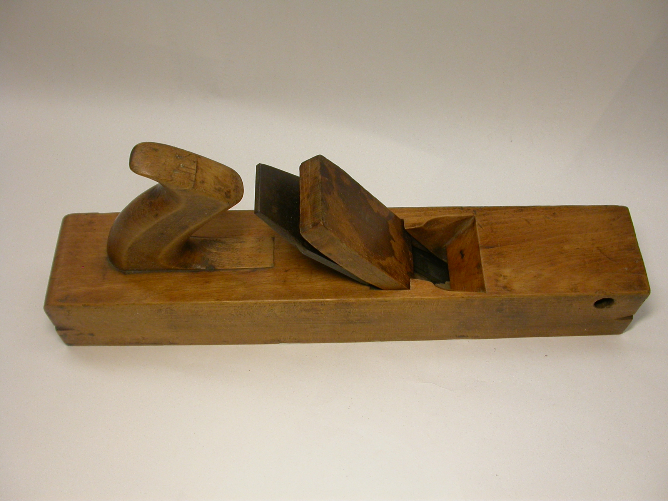 a%20wooden%20tonguing%20plane